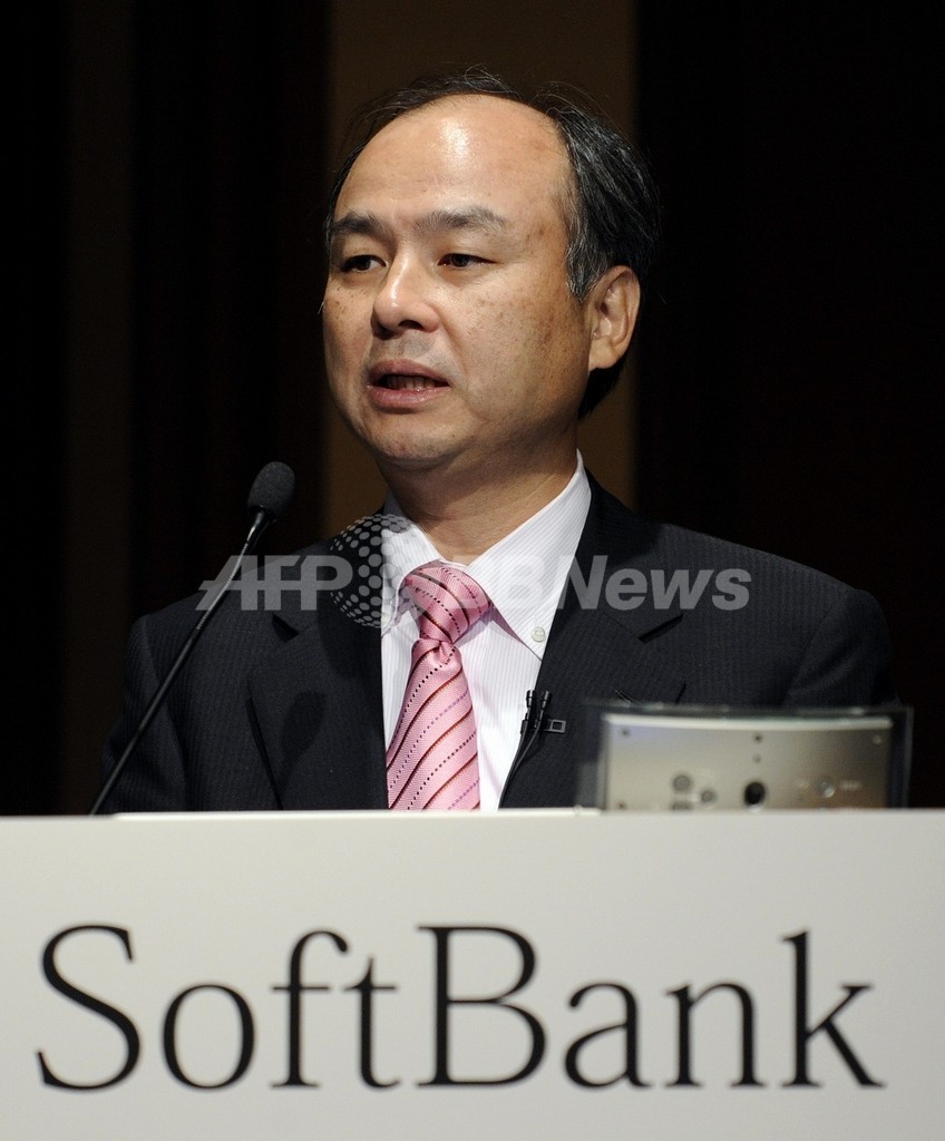 ソフトバンク孫社長が100億円寄付、役員報酬は震災遺児支援に ソフトバンク孫社長が100億円寄付、役員報酬は震災遺児支援に