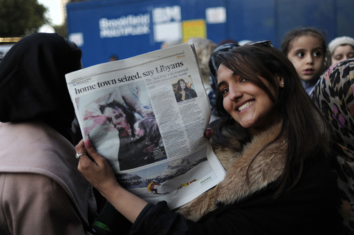 カダフィ大佐 最後は下水管の中 死亡状況めぐり証言交錯 写真15枚 国際ニュース Afpbb News