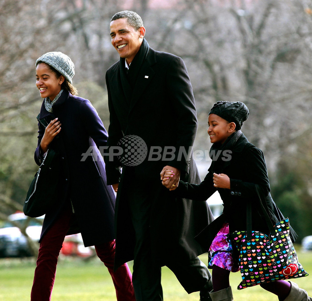 オバマ大統領 娘たちはホワイトハウスの生活にうまく順応している 写真1枚 国際ニュース Afpbb News