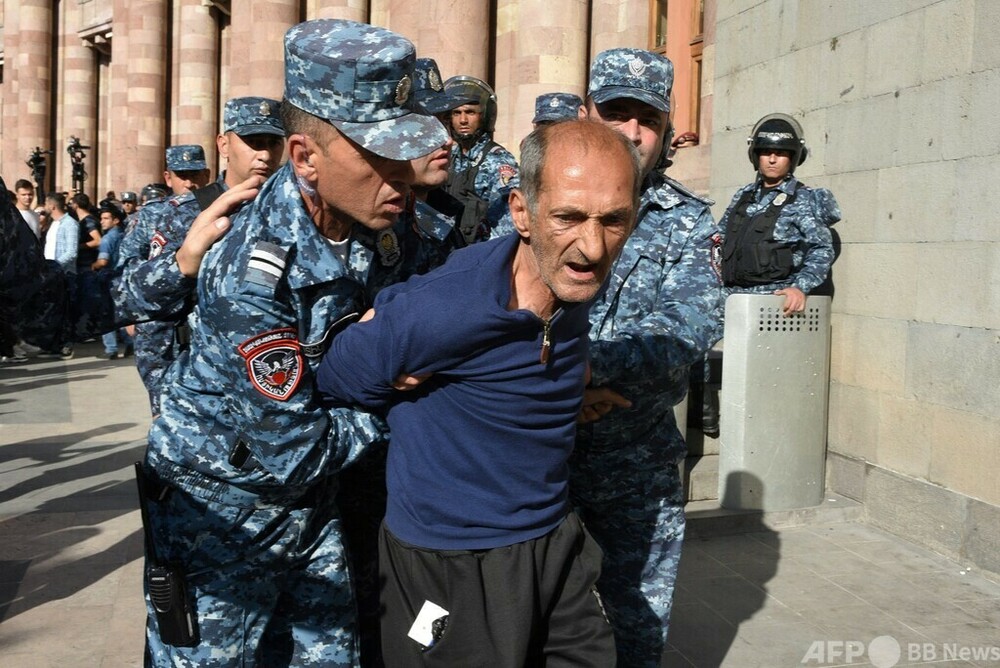 アゼルバイジャンが勝利宣言 アルメニアではデモ ナゴルノカラバフ 写真11枚 国際ニュース：AFPBB News