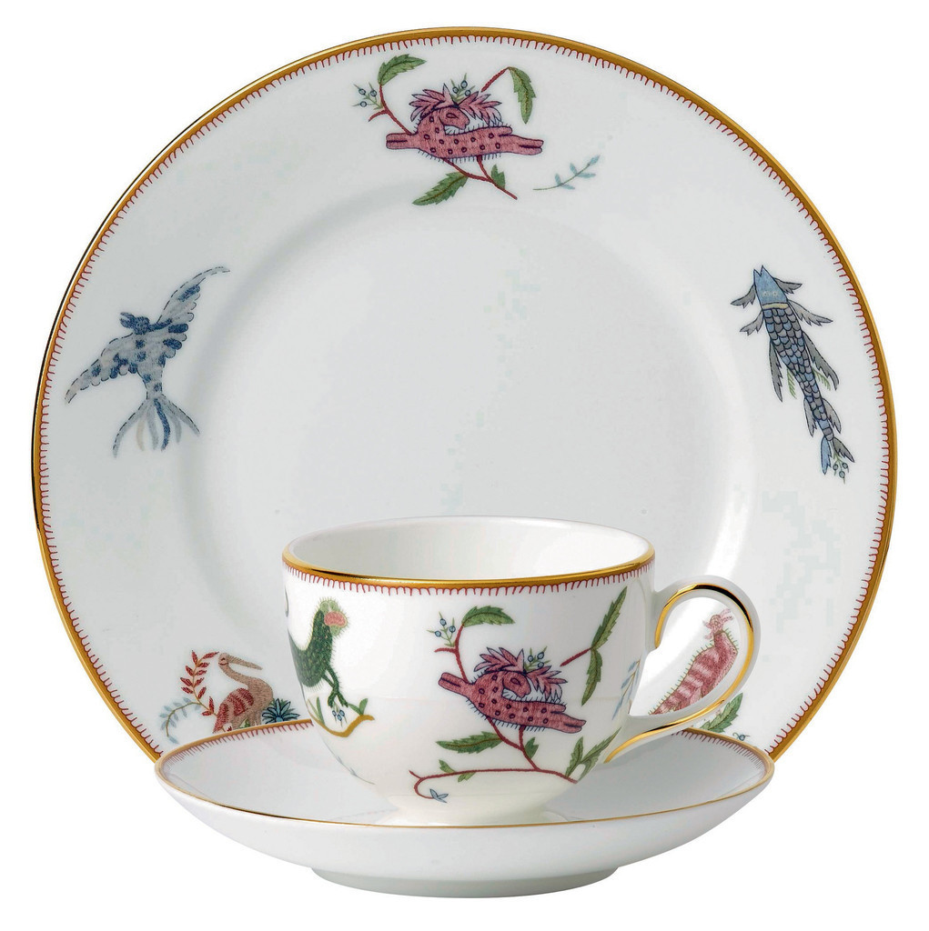 「ウェッジウッド」想像上の動物たちが踊るテーブルウェア、数量限定発売