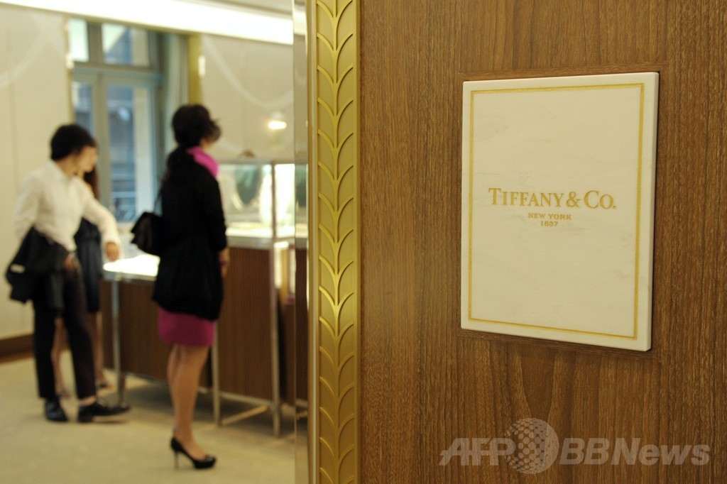 「ティファニー」、パリ・シャンゼリゼに旗艦店オープン