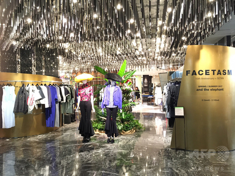 「ファセッタズム」10周年記念のポップアップショップ開催