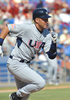 第2回ワールド・ベースボール・クラシック（%%2009 World Baseball Classic%%）強化試合、トロント・ブルージェイズ（%%Toronto Blue Jays%%）対米国。一塁へ走るデレク・ジーター（%%Derek Jeter%%）。試合は米国が5-6でサヨナラ負けを喫した。（2009年3月4日撮影）(c)AFP/Getty Images/Al Messerschmidt