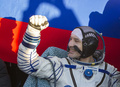 聖火トーチとともに地球に帰還した、宇宙飛行士のルカ・パルミタノ（Luca Parmitano）氏（2013年11月11日撮影）。(c)AFP/Shamil Zhumatov