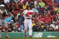 23MLB、ボストン・レッドソックス対ロサンゼルス・エンゼルス。打席に向かうボストン・レッドソックスの吉田正尚（2023年4月17日撮影）。(c)Paul Rutherford/Getty Images/AFP