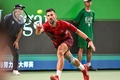 男子テニス、上海オープン、シングルス2回戦。リターンを打つノバク・ジョコビッチ（2024年10月5日撮影）。(c)Hector RETAMAL/ AFP
