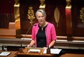 仏パリの国民議会（下院）で演説するエリザベット・ボルヌ首相（2022年7月6日撮影）。(c)BERTRAND GUAY / AFP