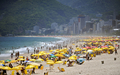夏本番を迎えたブラジル・リオデジャネイロ（Rio de Janeiro）は22日、気温が36度以上まで上がった。

写真は、ブラジル・リオデジャネイロ（Rio de Janeiro）のイパネマ（Ipanema）ビーチ（2009年12月21日撮影）。(c)AFP/VANDERLEI ALMEIDA
