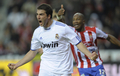 10-11スペイン1部リーグ第11節、レアル・マドリード（Real Madrid）対スポルティング・デ・ヒホン（Real Sporting de Gijon）で、ゴールを決めたレアル・マドリードのゴンサロ・イグアイン（Gonzalo Higuain、2010年11月14日撮影）。(c)AFP/MIGUEL RIOPA