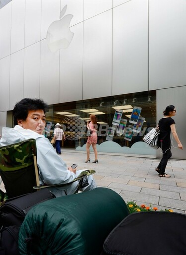 都内のアップルストア前に早くも列、新型iPhone求め 写真4枚 国際