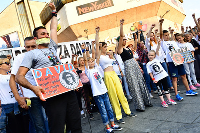 息子「殺された」 ボスニアのセルビア人指導者への抗議運動、中心人物が亡命申請 