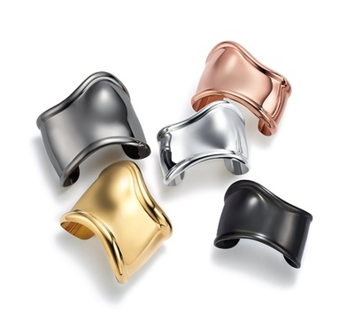 「ティファニー」エルサ・ペレッティの作品をキュレーション、9/15まで