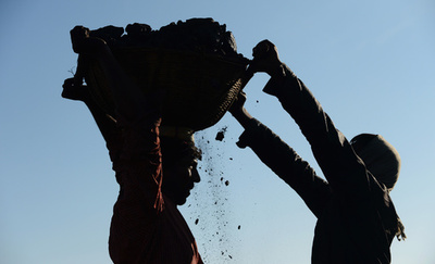 印国営石炭会社、先住民の権利侵害が常態化 アムネスティ報告書