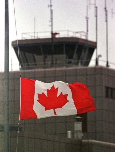 密入国手助けの空港職員に有罪認定、香港