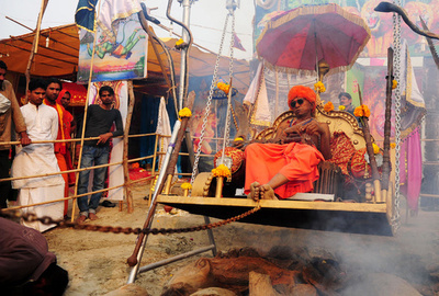 インド大祭「マハ・クンブメーラ」、迷子になると大変