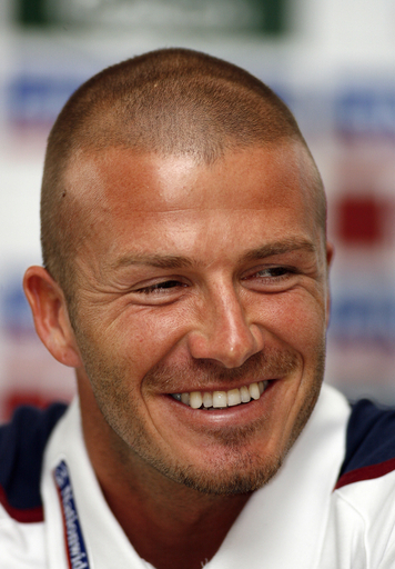 ベッカム 100試合出場での代表引退を否定