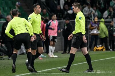 客席から投げ込まれた物が副審直撃、試合が45分中断 リーグ1