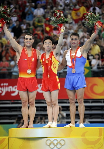 鄒凱 体操男子・種目別ゆかで優勝