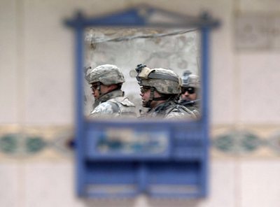 イラク駐留米軍司令官「情勢はまだ不安定」