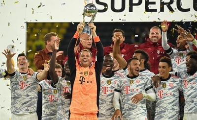 バイエルンが独スーパー杯連覇、レワンドフスキが2得点