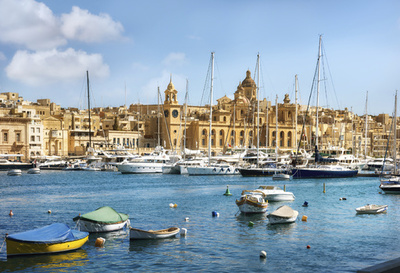 今注目の観光地、地中海の島マルタ 春の日差しを浴びる旅