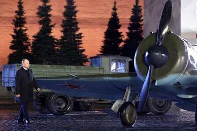 プーチン氏、ウクライナで戦死の「戦う司祭」に最高栄誉称号を授与