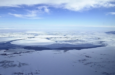 南極海でノルウェー探検隊のヨットが不明、生存絶望的か