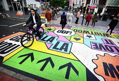 横断歩道の利用者急増？ 行動科学を基にデザイン 英リバプール