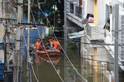インド南部で豪雨、30人死亡 IT都市ハイデラバードで被害多数