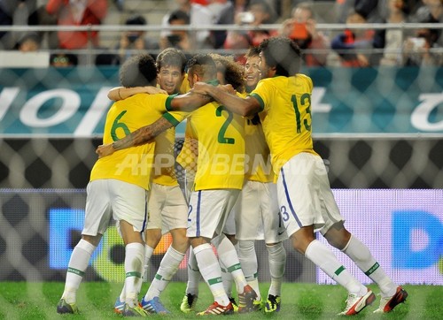 ネイマール 韓国の厳しいマークの中で決勝点 サッカー国際親善試合 写真10枚 ファッション ニュースならmode Press Powered By Afpbb News