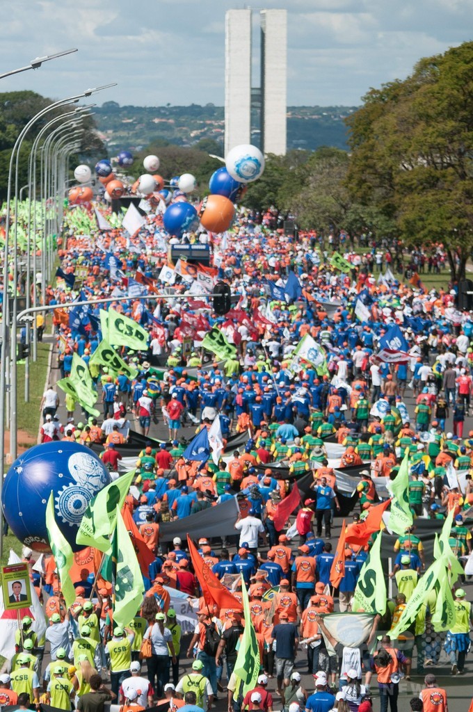 ブラジルのデモ隊、農牧省を襲撃 職員避難、軍が展開