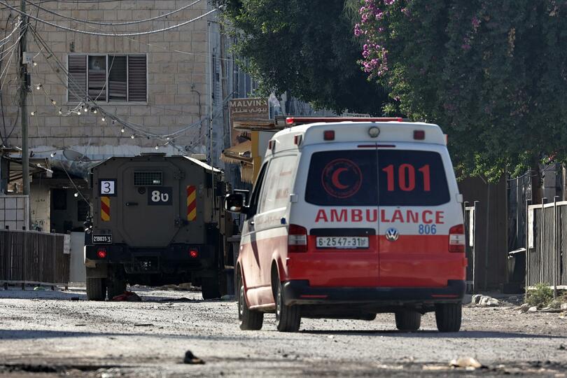 パレスチナ赤新月社、ガザ本部への攻撃で職員死亡と発表