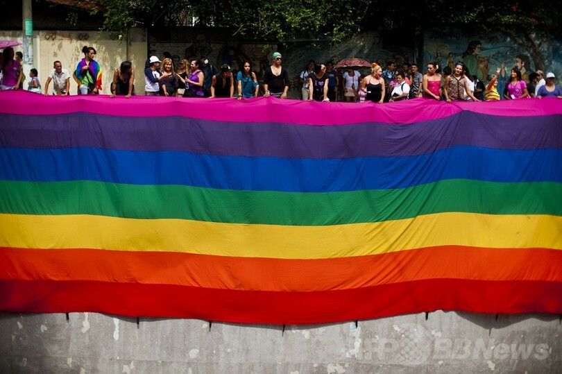 国際反ホモフォビア・反トランスフォビアの日、世界中でデモ