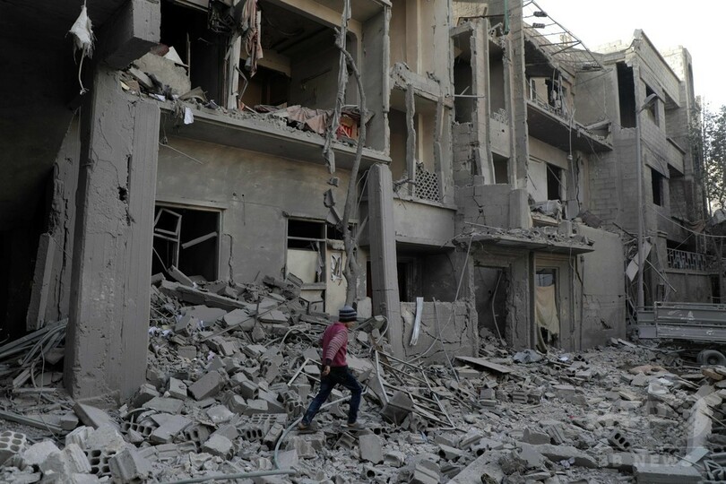 東グータの学校に空爆、子ども15人死亡 シリア