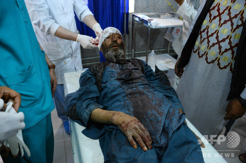 アフガン政府庁舎襲撃、死者15人 西部ではバス爆破で11人死亡