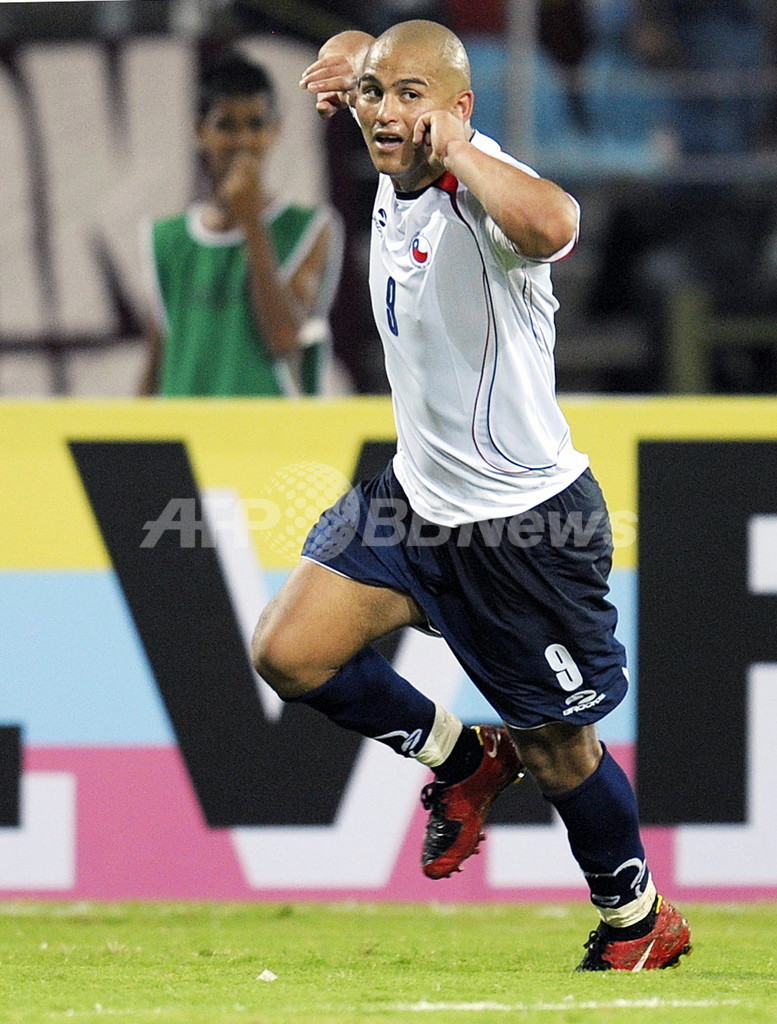 チリ アウェーでベネズエラに勝利