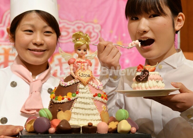 3日は リカちゃん の誕生日 ケーキのドレスでお祝い 写真7枚 国際ニュース Afpbb News