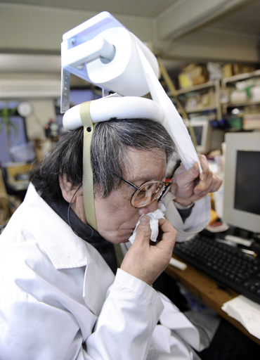 日本珍道具学会会長、発明家の川上さん 写真5枚 国際ニュース：AFPBB News