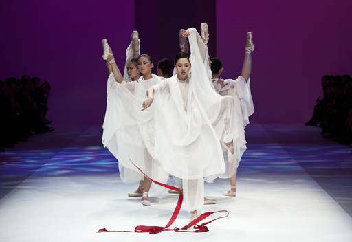 クロエ」中国上陸5周年記念、上海でファッションショー 写真20枚 国際
