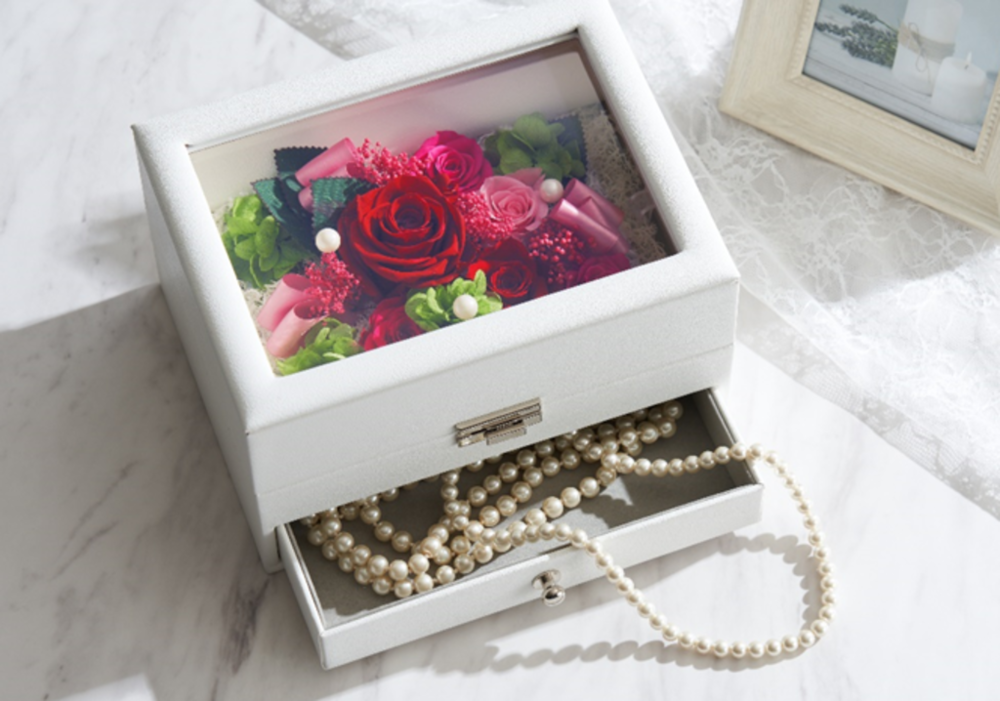 新たな慶祝用電報台紙 プリザーブドフラワーｄｅｎｐｏ オルゴールホワイトボックス の販売開始について 写真1枚 国際ニュース Afpbb News