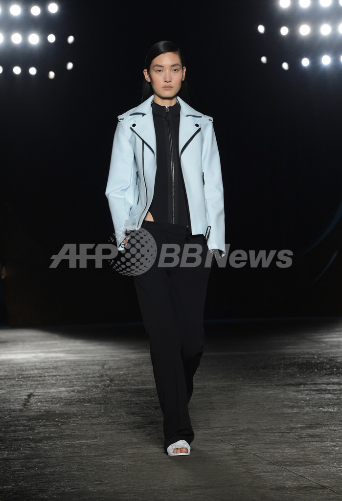 ＜13年春夏NYコレクション＞ディーゼル ブラック ゴールド