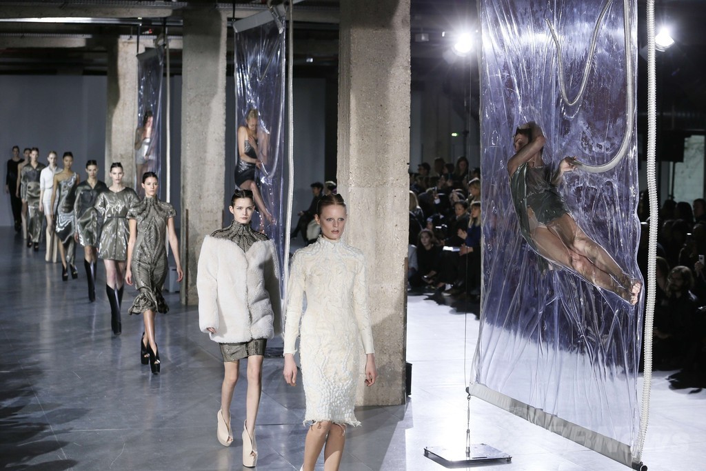 ＜14/15年秋冬パリコレクション＞イリス・ヴァン・ヘルペン