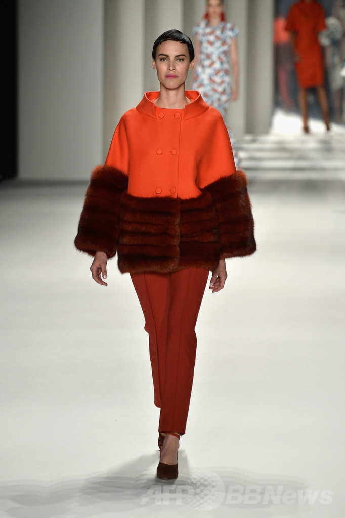 ＜14/15年秋冬NYコレクション＞キャロリーナ・ヘレラ