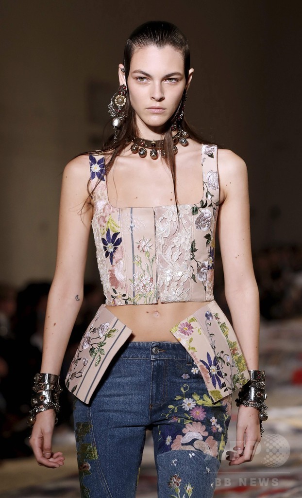 「アレキサンダー・マックイーン」17年春