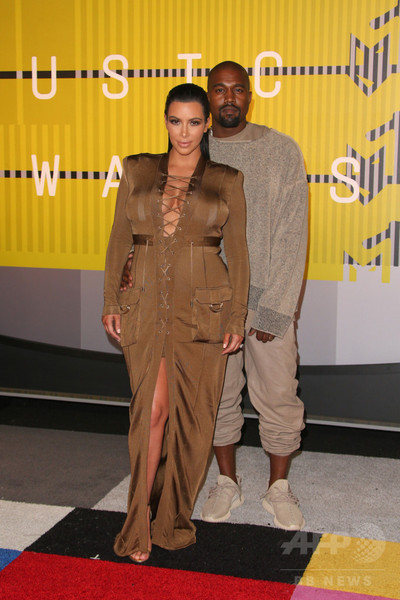 カニエ・ウエスト、「アディダス オリジナルス」とのコラボ第2弾を発表へ