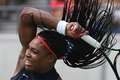 リオデジャネイロ五輪、テニス女子シングルス1回戦。リターンを打つセレーナ・ウィリアムス（2016年8月7日撮影）。(c)AFP/Roberto SCHMIDT
