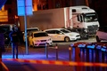ドイツ・ヘッセン州リンブルクで、信号待ちの車列に盗まれたトラックが突っ込んだ現場（2019年10月7日撮影）。(c)Sascha Ditscher / dpa / AFP