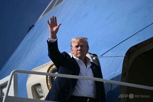トランプ氏の支持基盤MAGA派、イスラエル無条件支持に反発 写真4枚