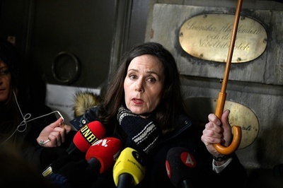 ノーベル文学賞選考機関に激震、関係者にレイプ疑惑 スウェーデン